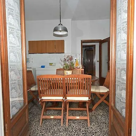 Aurelia Apartment